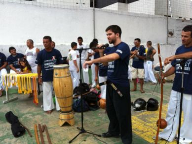 Presenting Budo Taijutsu to Capoeira Resistência, 2012. Fortaleza, Brazil.